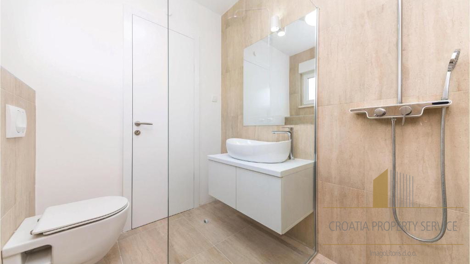 Zwei luxuri&ouml;se 5 Villen mit Swimmingpools &ndash; Ka&scaron;tel Kambelovac &vert; Hervorragende Investition mit Rendite in 8 Jahren