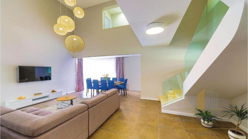 Zwei luxuri&ouml;se 5 Villen mit Swimmingpools &ndash; Ka&scaron;tel Kambelovac &vert; Hervorragende Investition mit Rendite in 8 Jahren