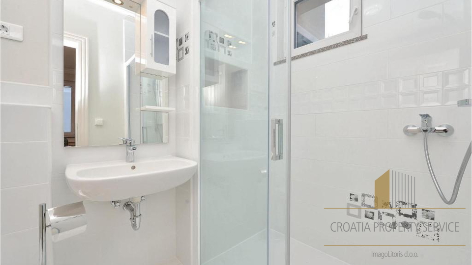 Luxusvilla erste Reihe am Meer &ndash; Ko&scaron;ljun &vert; Privater Pool &vert; Meerblick