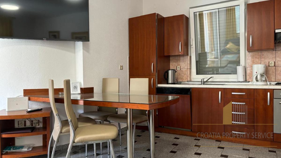 Beautiful apartment house first row to the sea – Sv. Filip i Jakov