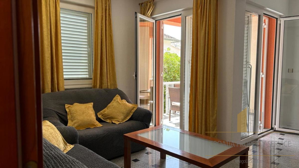 Beautiful apartment house first row to the sea – Sv. Filip i Jakov