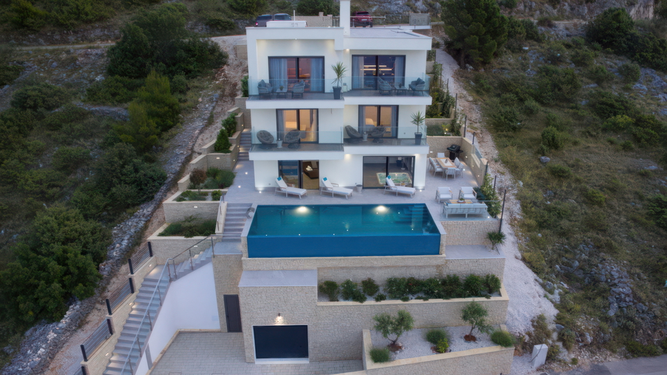 &Ncy;&ocy;&vcy;&acy;&yacy; &rcy;&ocy;&scy;&kcy;&ocy;&shcy;&ncy;&acy;&yacy; &vcy;&icy;&lcy;&lcy;&acy; &scy; &pcy;&acy;&ncy;&ocy;&rcy;&acy;&mcy;&ncy;&ycy;&mcy; &vcy;&icy;&dcy;&ocy;&mcy; &ncy;&acy; &mcy;&ocy;&rcy;&iecy; &ndash; &zhcy;&iecy;&mcy;&chcy;&ucy;&zhcy;&icy;&ncy;&acy; &rcy;&yacy;&dcy;&ocy;&mcy; &scy; &Rcy;&ocy;&gcy;&ocy;&zcy;&ncy;&icy;&tscy;&iecy;&jcy;&excl;