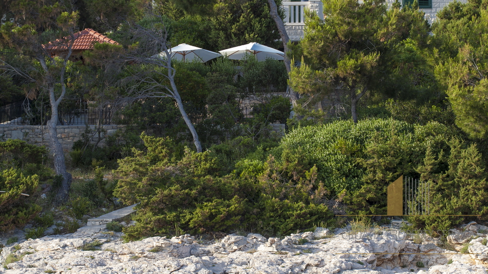 PREDIVNA VILLA U UVALI NOVA NA OTOKU KORČULI