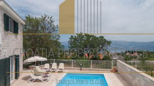 BEAUTIFUL VILLA WITH SWIMMING POOL, IN ŠKRIP ON THE ISLAND OF BRAČ