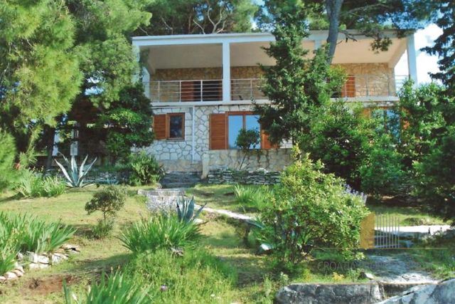 VILLA SUL LITORALE A SPLITSKA, SULL'ISOLA DI BRAČ