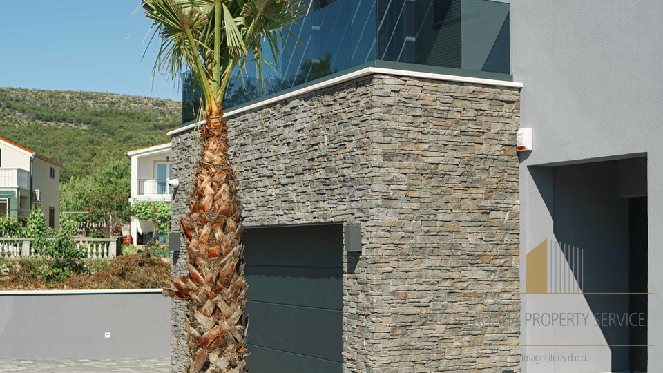 Beautiful luxury villa in Tribunj, not far from the sea!