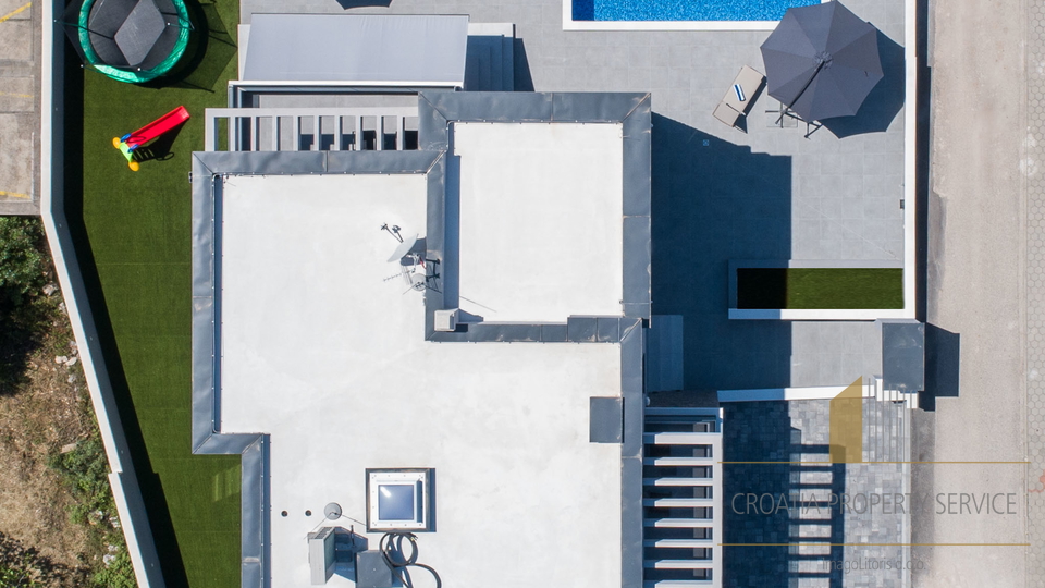 Beautiful luxury villa in Tribunj, not far from the sea!