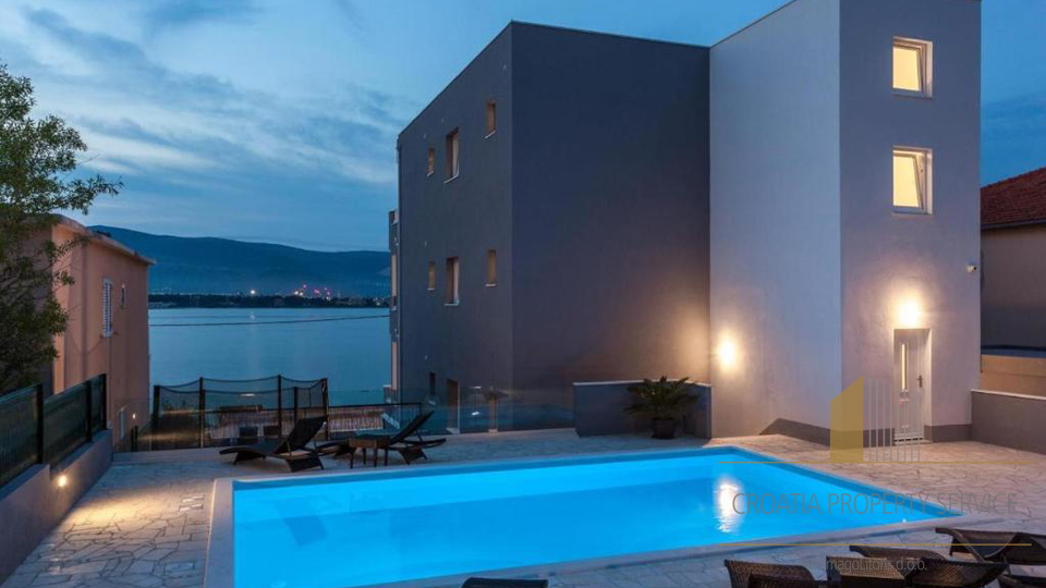 Luxury apartment villa first line to the sea on the island of Čiovo!
