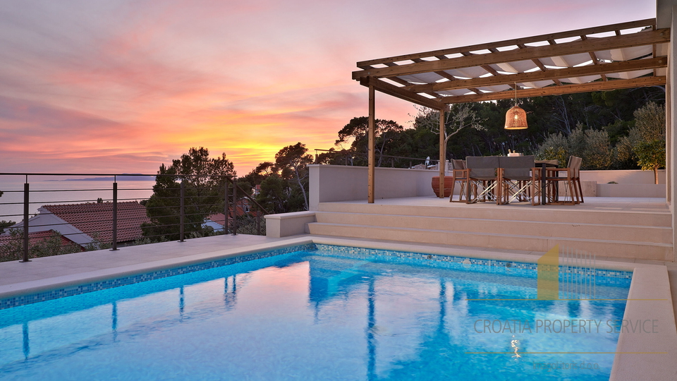 Elegant luxury villa 150 meters from the beach on the island of Hvar!