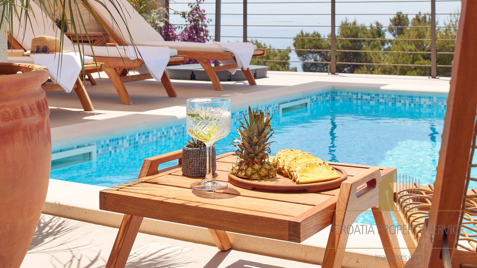 Elegant luxury villa 150 meters from the beach on the island of Hvar!