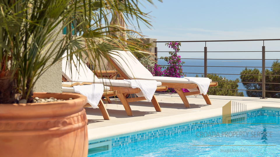 Elegant luxury villa 150 meters from the beach on the island of Hvar!