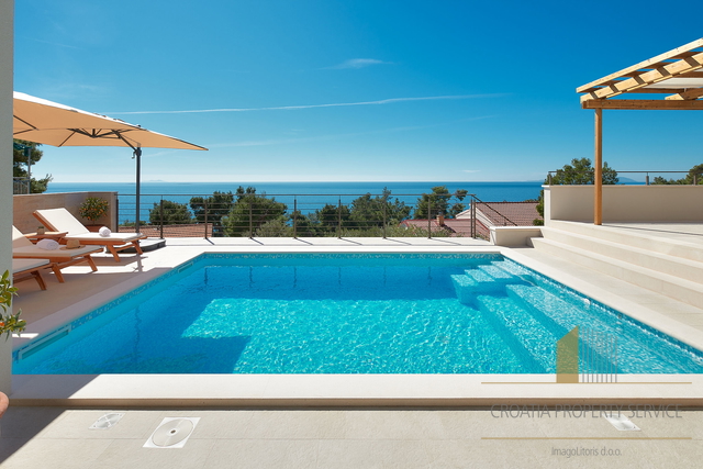 Elegant luxury villa 150 meters from the beach on the island of Hvar!
