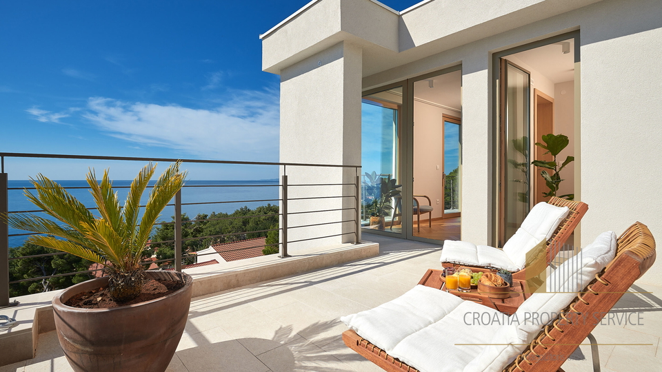 Elegant luxury villa 150 meters from the beach on the island of Hvar!