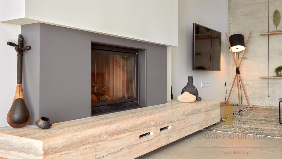 Elegant luxury villa 150 meters from the beach on the island of Hvar!