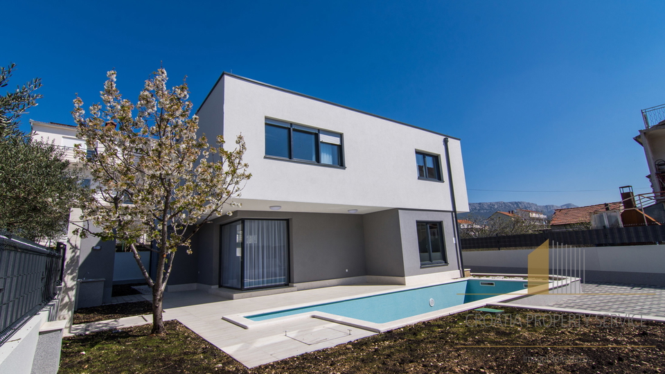 2 BEAUTIFUL NEW VILLAS LOCATED IN KAŠTEL KAMBELOVAC!