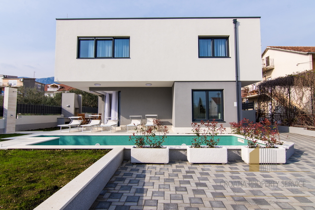 2 BEAUTIFUL NEW VILLAS LOCATED IN KAŠTEL KAMBELOVAC!