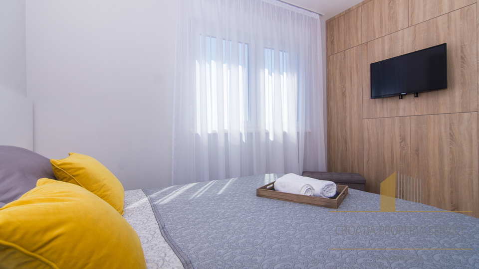 Zwei luxuri&ouml;se 5 Villen mit Swimmingpools &ndash; Ka&scaron;tel Kambelovac &vert; Hervorragende Investition mit Rendite in 8 Jahren