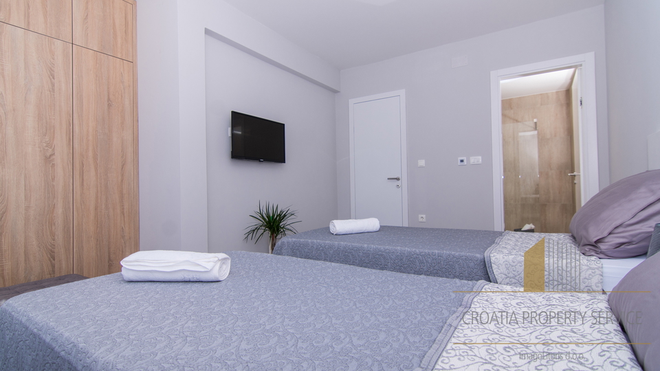 Zwei luxuri&ouml;se 5 Villen mit Swimmingpools &ndash; Ka&scaron;tel Kambelovac &vert; Hervorragende Investition mit Rendite in 8 Jahren