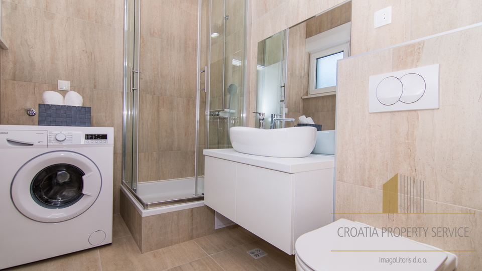 Zwei luxuri&ouml;se 5 Villen mit Swimmingpools &ndash; Ka&scaron;tel Kambelovac &vert; Hervorragende Investition mit Rendite in 8 Jahren