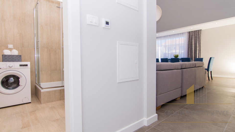 Zwei luxuri&ouml;se 5 Villen mit Swimmingpools &ndash; Ka&scaron;tel Kambelovac &vert; Hervorragende Investition mit Rendite in 8 Jahren