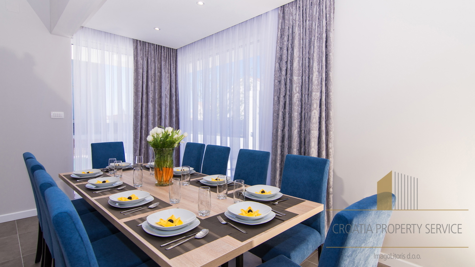 Zwei luxuri&ouml;se 5 Villen mit Swimmingpools &ndash; Ka&scaron;tel Kambelovac &vert; Hervorragende Investition mit Rendite in 8 Jahren