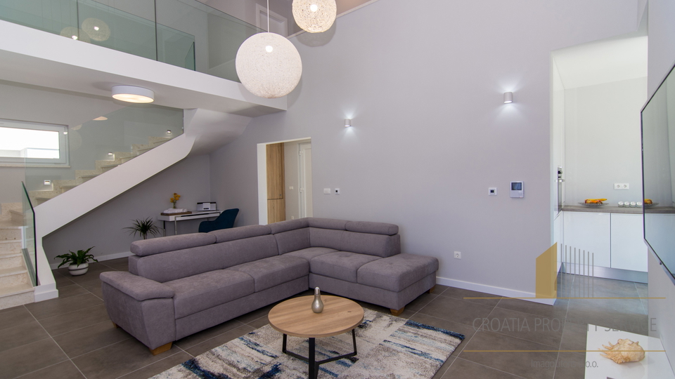 Zwei luxuri&ouml;se 5 Villen mit Swimmingpools &ndash; Ka&scaron;tel Kambelovac &vert; Hervorragende Investition mit Rendite in 8 Jahren