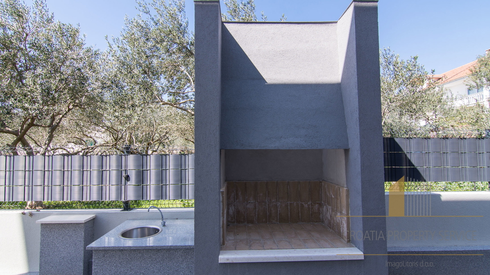 Zwei luxuri&ouml;se 5 Villen mit Swimmingpools &ndash; Ka&scaron;tel Kambelovac &vert; Hervorragende Investition mit Rendite in 8 Jahren