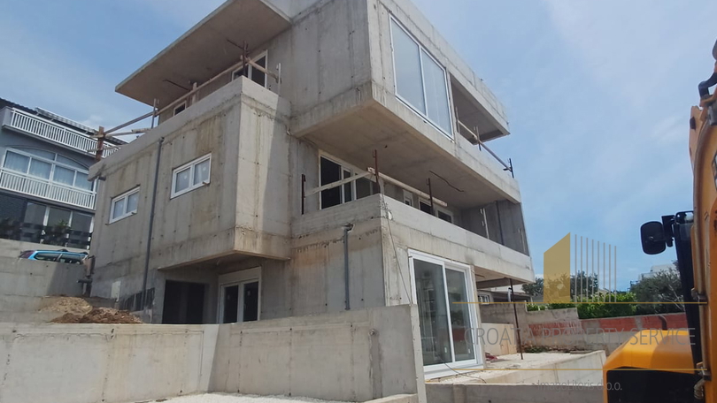 Attico di lusso con terrazza sul tetto e vista mare – Čiovo, a 250 m dal mare!