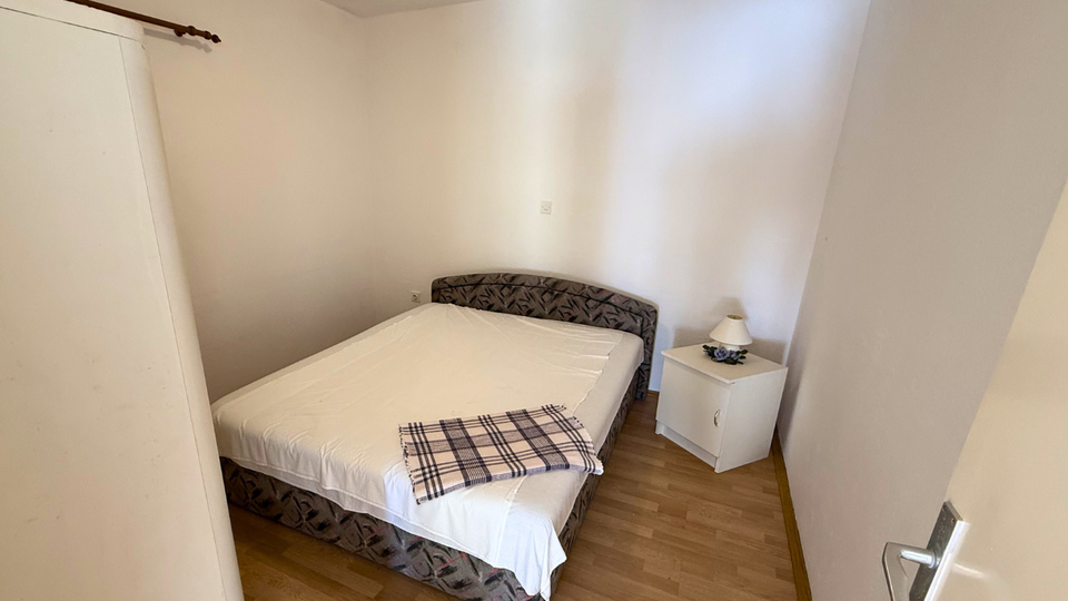 HOT PONUDA &ndash; PRVI RED DO MORA &vert; ROGOZNICA