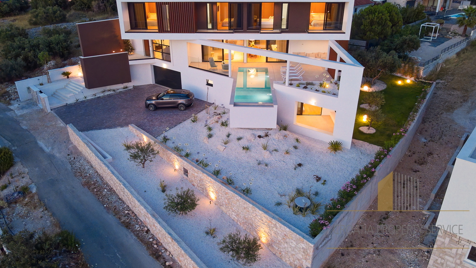 Exklusive moderne Villa mit Panoramablick auf das Meer – Primošten!