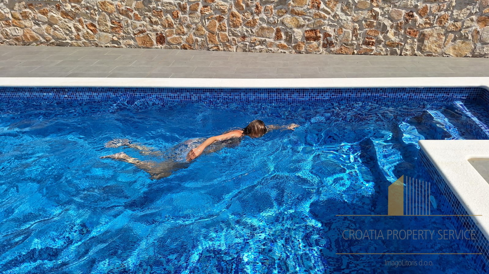 Luksuzna mediteranska vila s pogledom na more – Primošten!