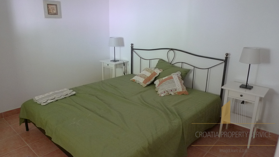 Insel Čiovo – Haus 30 m vom Meer mit Terrasse, Garten und Grill!