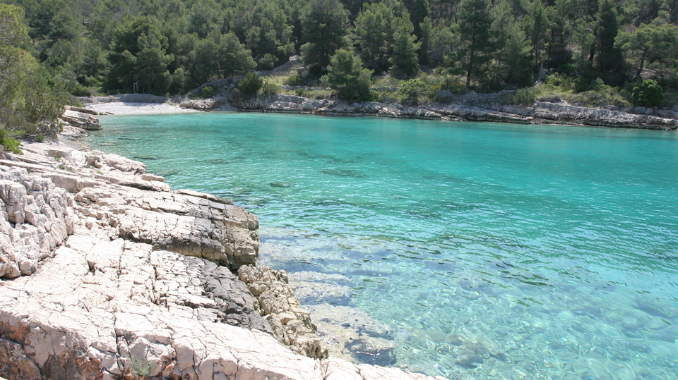 Luksuzna mediteranska vila v prvi vrsti ob morju na otoku Bra&ccaron;u&excl;