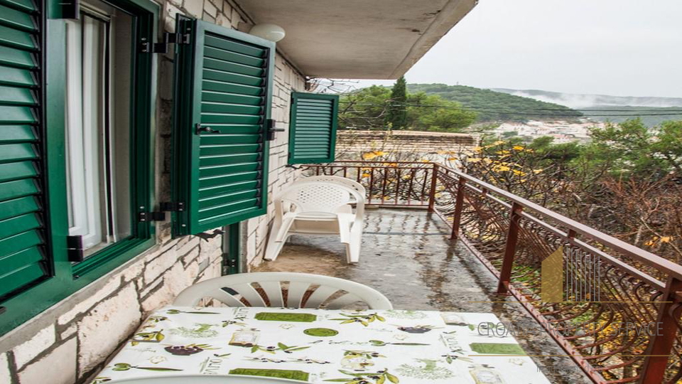 APARTMENT HOUSE WITH PANORAMIC VIEW