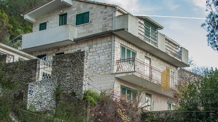 APARTMENT HOUSE WITH PANORAMIC VIEW