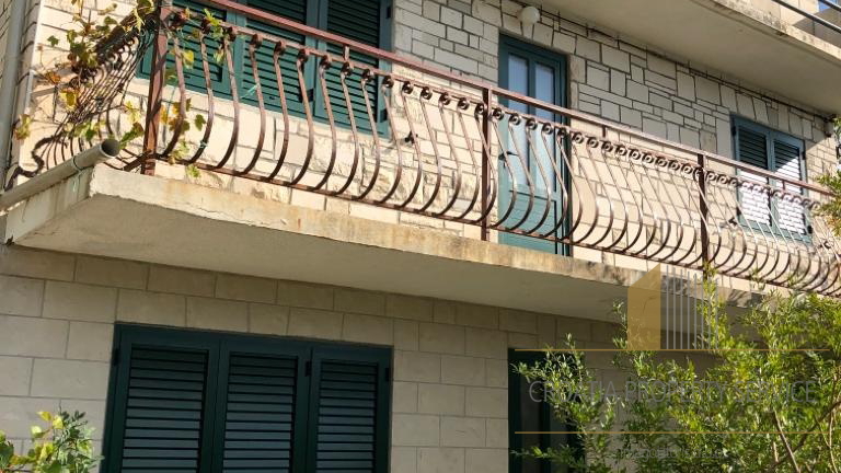 APARTMENT HOUSE WITH PANORAMIC VIEW