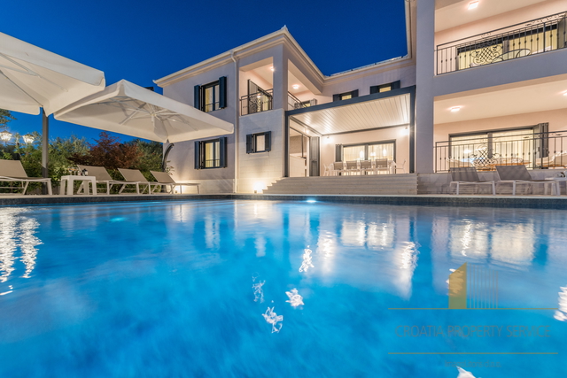 Luxury beauty located 10 minutes from the sea