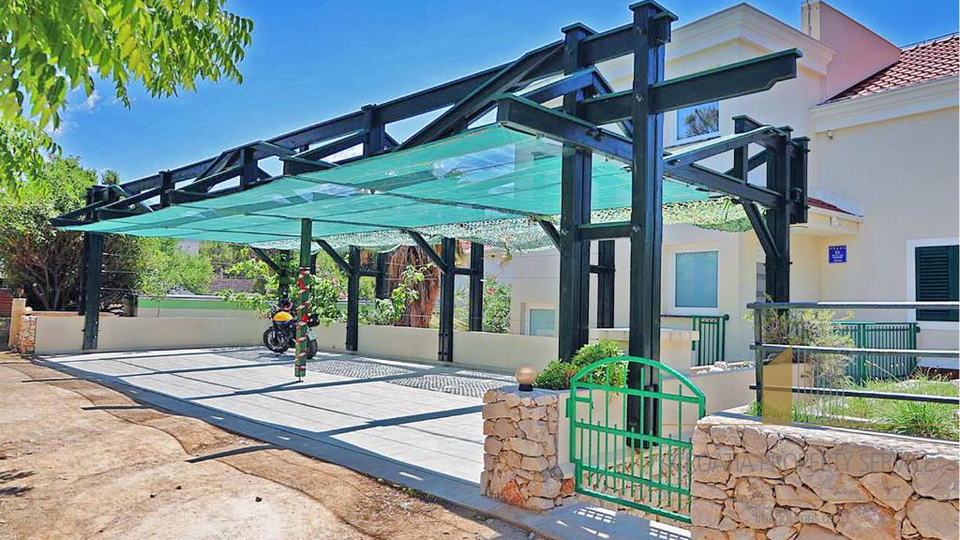 Luxusvilla erste Reihe am Meer &ndash; Ko&scaron;ljun &vert; Privater Pool &vert; Meerblick