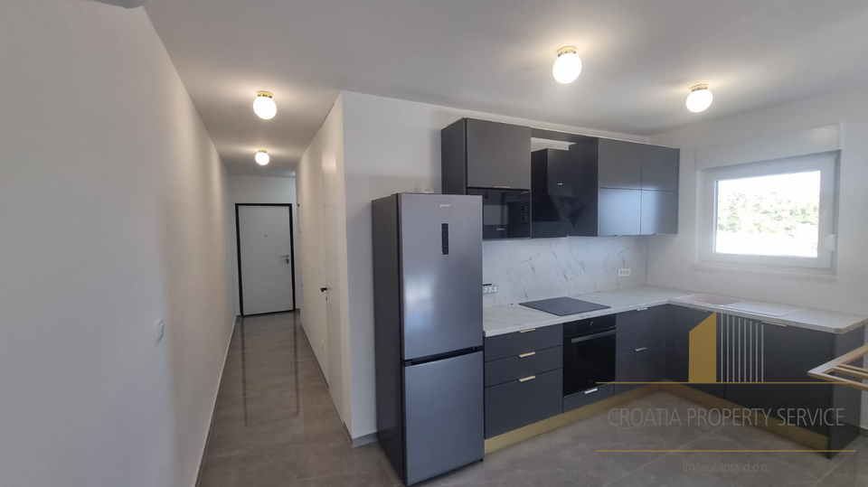 Attico moderno con vista mare – Čiovo, a 150 m dalla spiaggia!