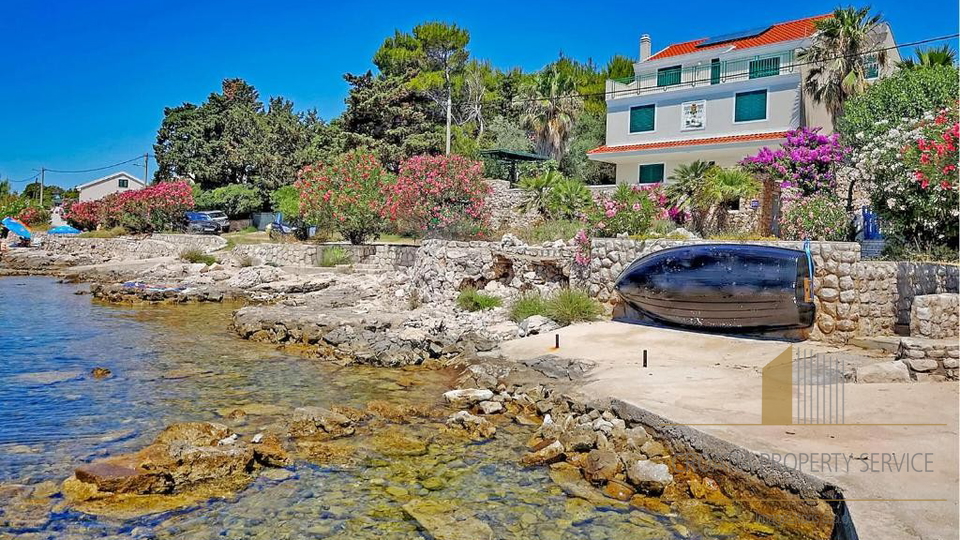 Luxusvilla erste Reihe am Meer &ndash; Ko&scaron;ljun &vert; Privater Pool &vert; Meerblick