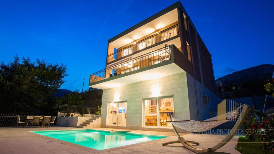 Exklusive Villa in Klis mit Panoramablick auf das Meer und Split&excl;