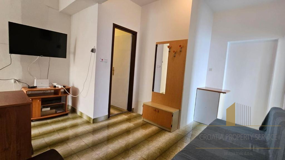 Apartmanska hi&scaron;a prvi vrsti ob pla&zcaron;i - Savar Dugi otok&excl;