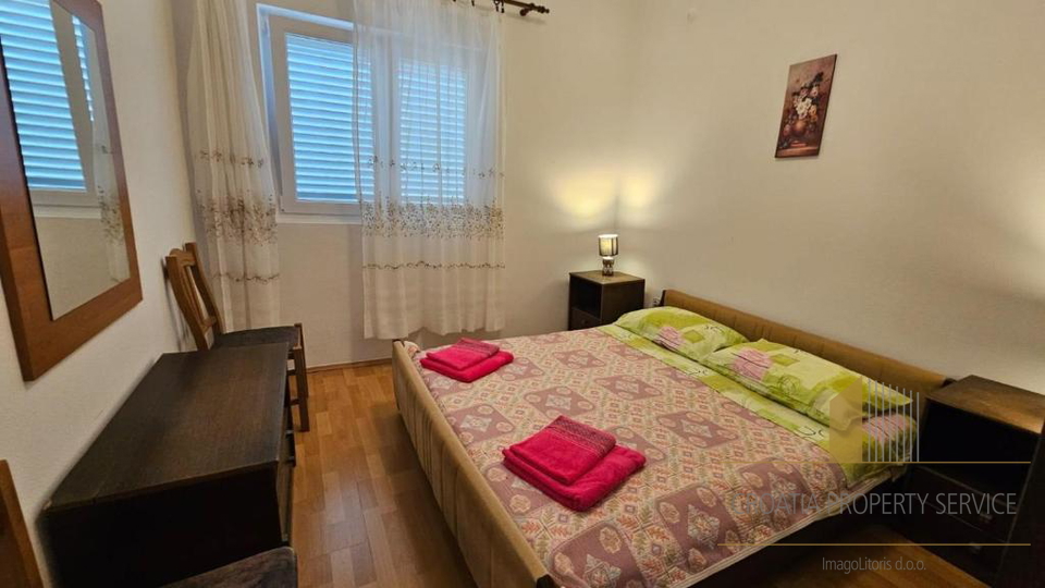 Apartmanska hi&scaron;a prvi vrsti ob pla&zcaron;i - Savar Dugi otok&excl;
