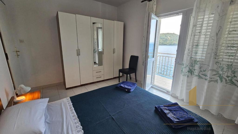 Apartmanska hi&scaron;a prvi vrsti ob pla&zcaron;i - Savar Dugi otok&excl;