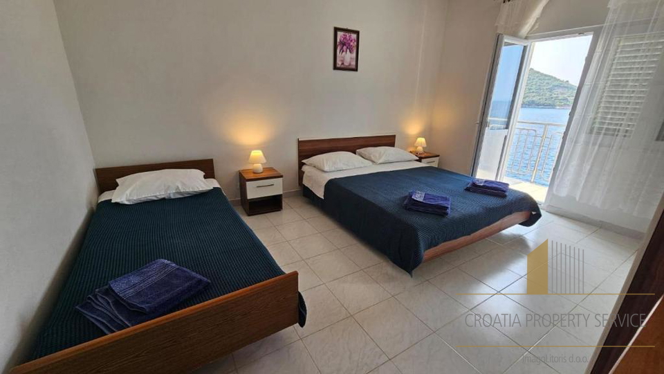 Apartmanska hi&scaron;a prvi vrsti ob pla&zcaron;i - Savar Dugi otok&excl;