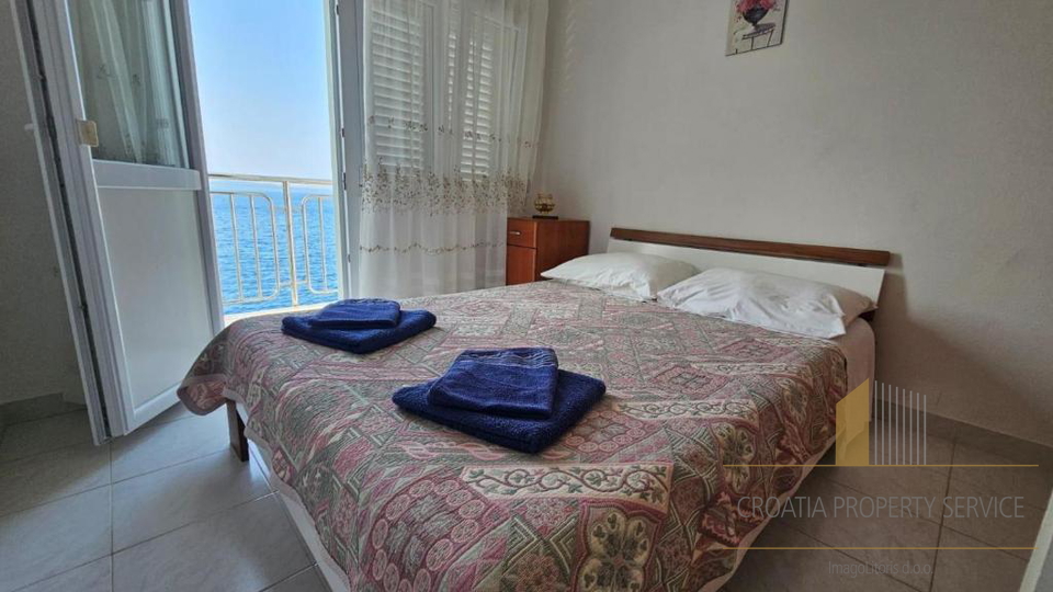 Apartmanska hi&scaron;a prvi vrsti ob pla&zcaron;i - Savar Dugi otok&excl;