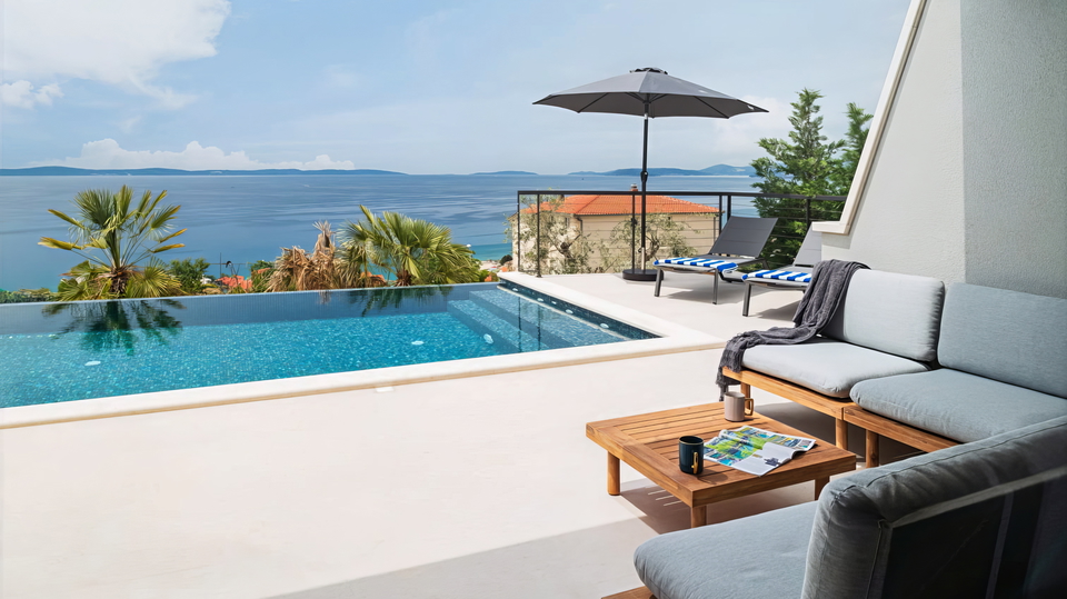 Luxury villa with panoramic sea views near Split&excl;