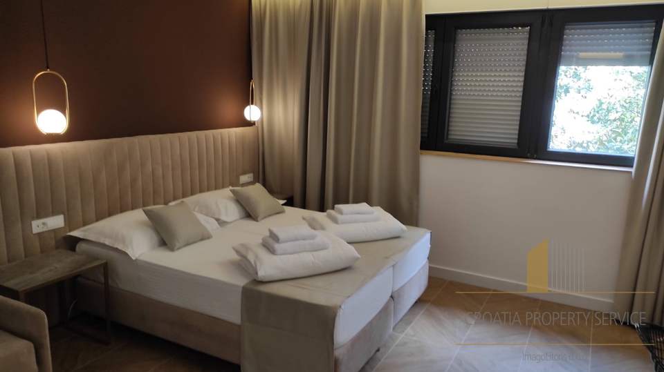 Hotel, Prodaja, Split