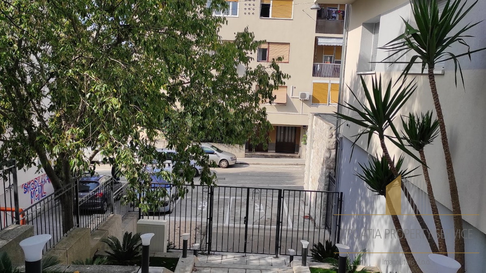 Hotel, Prodaja, Split