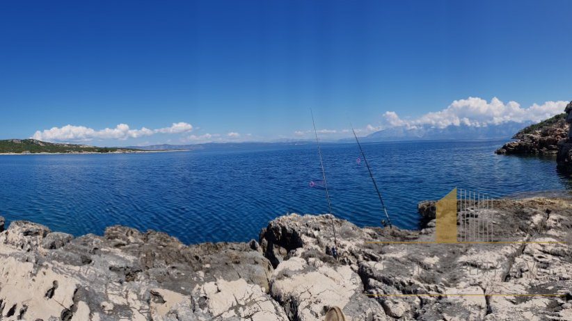 BUILDING LAND PLOT ON THE ISLAND OF HVAR, FIRST ROW BY THE SEA